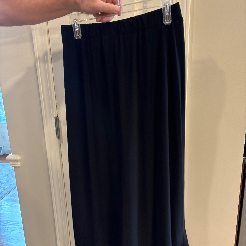 Black Vince Camuto skirt